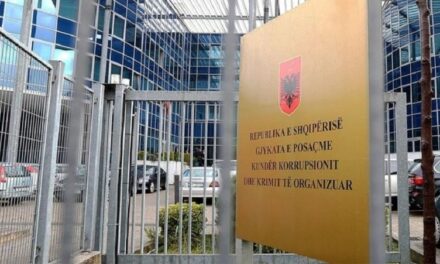 Policët bashkëpunonin me eksponentë të krimit/ GJKKO lë në burg 2 shefat e krimeve dhe ish-efektivin e Operacionales