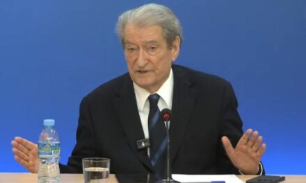 “Rama na kopjoi programin pasi ra në sondazhe”, Berisha: Kur kuptoi se nuk i eci me zhaba, thithlopa dhe keqpërdorimin e “bravës”…