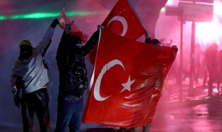 Vazhdojnë protestat në Turqi, Erdogan kërcënon pjesëmarrësit