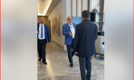 “Erdhi more erdhi” – Gjesti i pazakontë i LaCivita, pasi Mediu del ta presë në Rinas