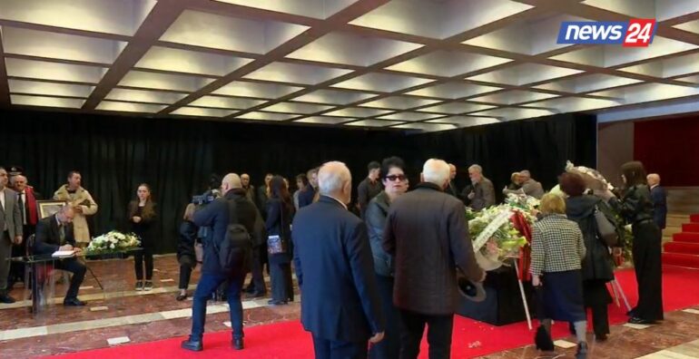 Ndarja nga jeta e ikonës së teatrit dhe kinematografisë shqiptare, nisin homazhet në nder të aktores Margarita Xhepa në TKOB