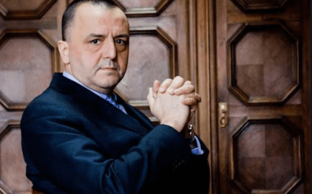 LAMTUMIRA E FUNDIT/ Miq dhe bashkëpunëtorë homazhe në nderim të Artan Lames