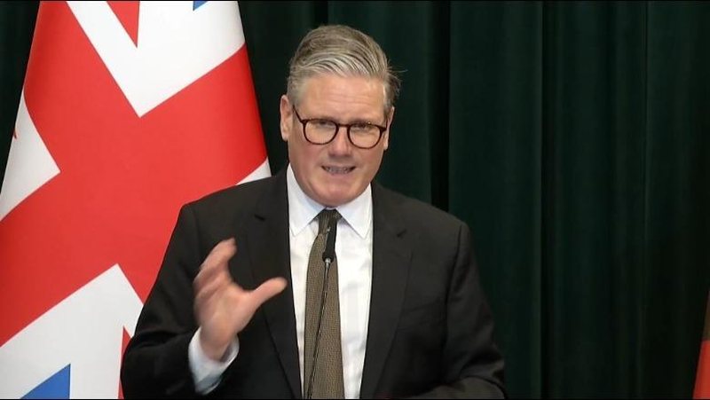 Sulmi ndaj shqiptarëve nga paraardhësit? Starmer: S’dua të bëj komente për kryeministrat e mëparshëm!