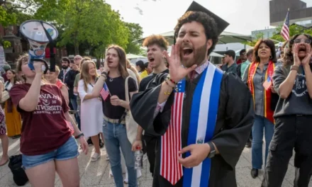 Shpërthejnë protestat në SHBA, studentët dalin kundër Trump për pezullimin e vizave studentore