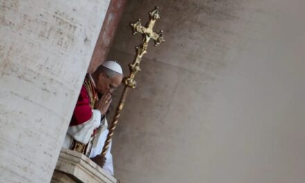 Papa Leo XIV bën thirrje për lirimin e gazetarëve të burgosur