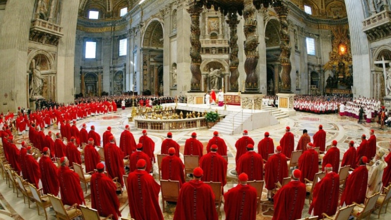 Fillon konklava për zgjedhjen e Papës