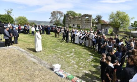 Baba Mondi drejton ceremoninë e shenjtë të Teqes Bektashiane Turballi-Sulltan në Larisa