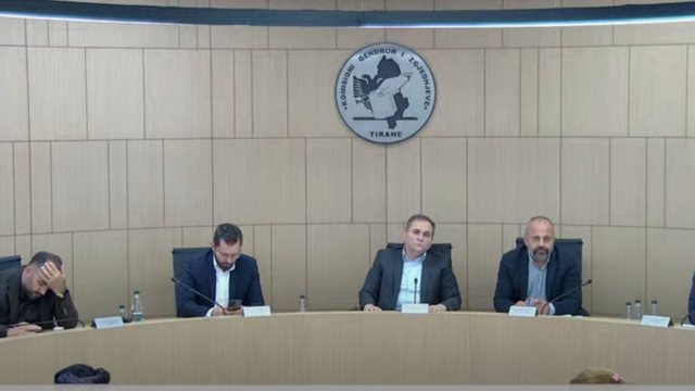 Hapja e kutive në qarkun Tiranë, KQZ: Na duhen 10 ditë kohë për infrastrukturën teknike