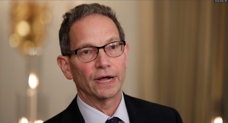 Kupchan: Pas dështimeve globale, Trump mund t’u kthehet Kosovës dhe Serbisë