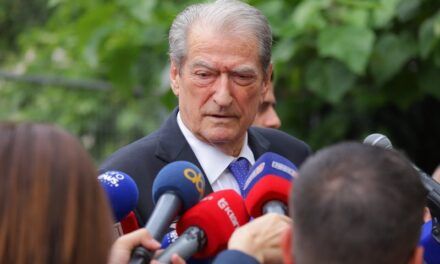 Berisha sulmon Altin Dumanin pas daljes nga SPAK: Do quhet Altin Troplini, kjo zyrë, seksion i kartelit më të rrezikshëm