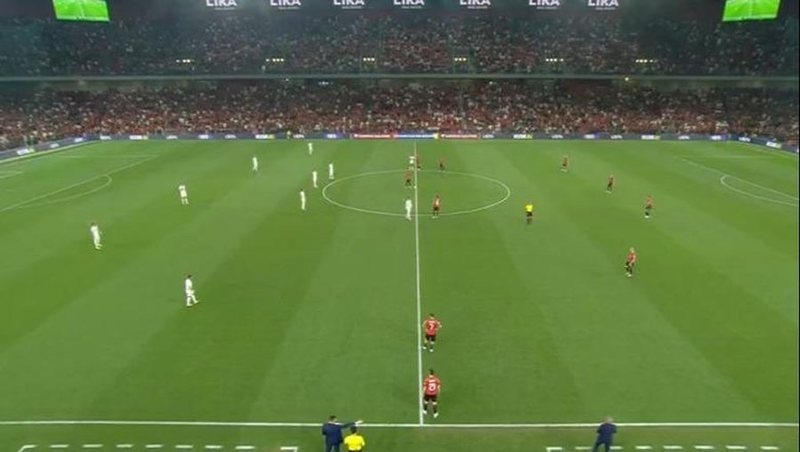 Barazim në pjesën e parë, Shqipëria dominon Serbinë në “Arenën Kombëtare”. Manaj humbet penallti