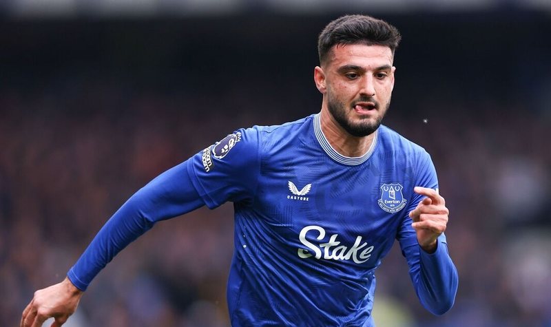 Merkato, Broja “ndihmon” Chelsea për të mundur Arsenal në garën për Jorrel Hato