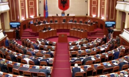 “Disa deputetë kanë konflikt”/ Sula: Institucionet e pavarura duhet të raportonin brenda këtij sesioni parlamentar