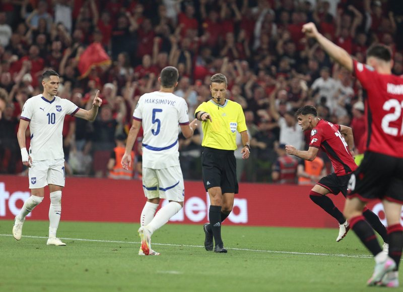 Shqipëria tregon karakter ndaj Serbisë, barazim pa gola në Tiranë – Manaj humb penalltinë vendimtare