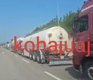 Radhë të gjata kilometrike në Morinë! Pala kosovare mbyll sportelet e doganës për fundjavë 2 IMG 20250613 143436