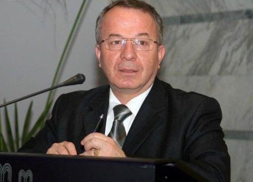 Ish-rektori i Universitetit të Tiranës, Dhori Kule paraqitet në SPAK