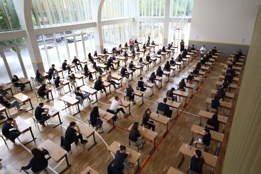 Matura Shtetërore, zhvillohet sot testimi i dytë! Rreth 27 mijë nxënës do t’i nënshtrohen provimit të Gjuhës Shqipe dhe Letërsisë