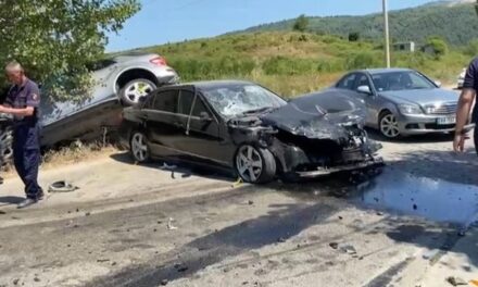 Aksident i rëndë në rrugën Fushë Krujë-Thumanë, raportohet për 1 të vdekur dhe 3 të plagosur