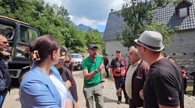 Incidenti në Theth me molotov, përfaqësuesi i IKMT-së i kthehet banorëve: S’ka Zot të vrasë punonjësit e shtetit