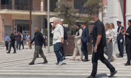 Tre ditë pas dorëheqjes së 21 drejtorëve, Rama sërish në Bashkinë Vlorë