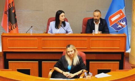 Pallati i Kongreseve i kalon Qeverisë, këshilltarët e PD ngrejnë dyshime se do ndërtohen kulla dhe kërkojnë shkarkimin e Veliajt