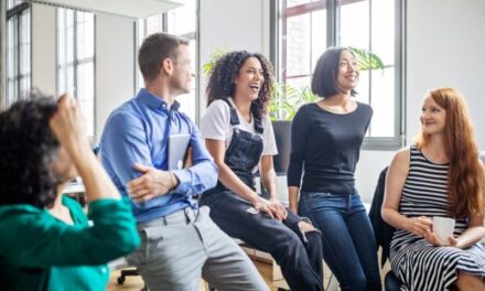 Studimi konfirmon përfitimet nga java e shkurtër e punë: Më të lumtur, më të shëndetshëm dhe më produktivë