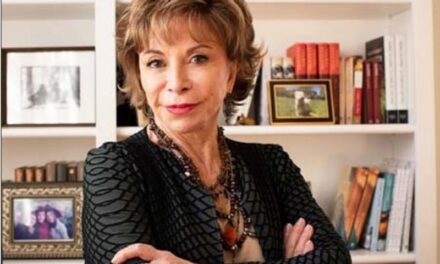 Isabel Allende, gruaja që ndërtoi një shtëpi për shpirtrat, por jo një strehë për vete! Nga ritualet, tek pushimi nga puna, jeta e saj që nuk e njihni