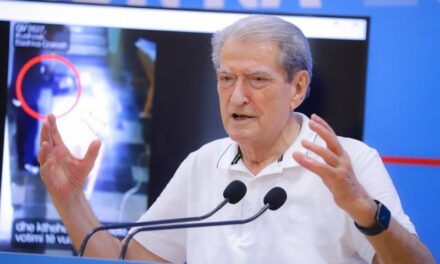 Berisha i përgjigjet Fisnik Qoses: Analiza do bëhet për farsën elektorale, pastaj zgjedhjet