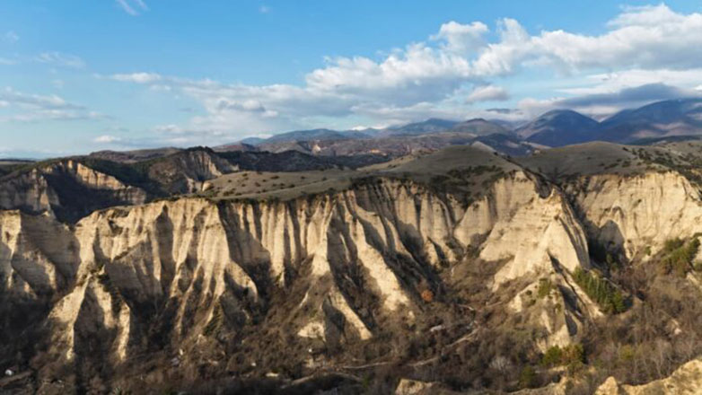 Piramidat e Melnikut: Një mrekulli natyrore në Bullgari
