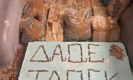 Greqi/ Ndalohen tre shtetas nga Kreta të cilët transportonin municione nga Shqipëria