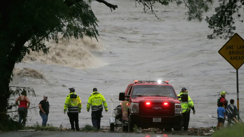 Teksas: Numri i viktimave nga përmbytjet arrin në 50