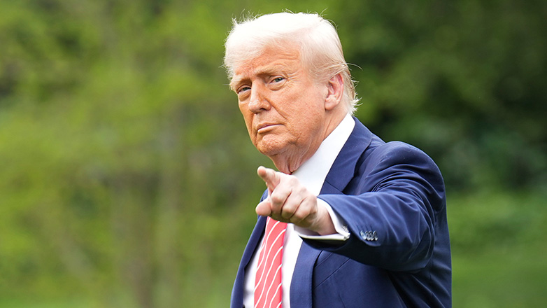 Trump dhe Zelensky do të zhvillojnë një bisedë telefonike për furnizimin e armëve amerikane në Ukrainë