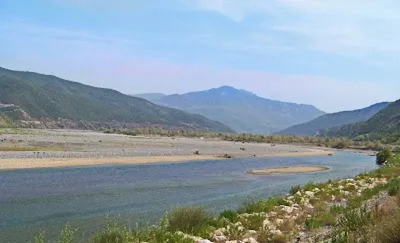 Një person zhduket gjatë peshkimit në lumin Mat, nis operacioni i kërkimit