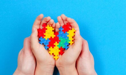 Mjekët europianë kundër Trump: Përdorimi i paracetamolit gjatë shtatzënisë nuk është shkak për autizëm