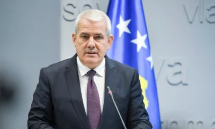 “Dronë serbë kanë hyrë në hapësirën ajrore të Kosovës”, Sveçla: Po hetojmë me KFOR-in