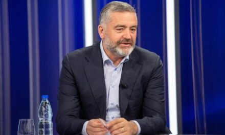 Klosi: PS e gatshme për zgjedhjet në 6 bashki, fatkeqësi për vendin që opozita nuk arrin të gjejë kandidatë