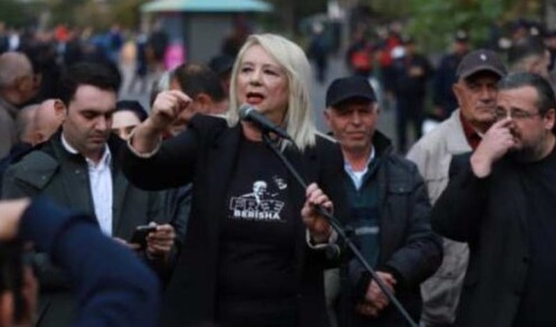 Zyrtarja e PD sulmon bashkëshorten e Gerti Bogdanit: Mos na detyroni të nxjerrim prova që është e Soros-it