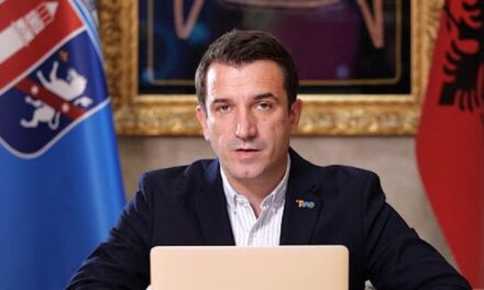 Nesër seanca për shkarkimin/ Veliaj i përgjigjet Këshillit Bashkiak: Vendimi për pjesëmarrjen në mbledhje i përket Këshillit, jo Sekretari