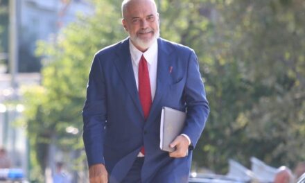 Pas votimit për shkarkimin e Veliajt, Rama mbledh ministrat dhe deputetët e Tiranës