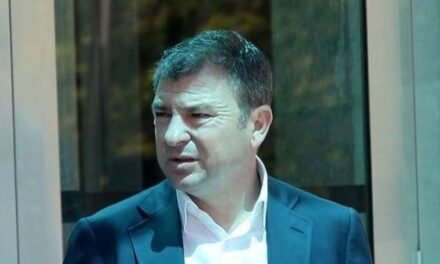 Apeli i GJKKO e riktheu në burg, Vangjush Dako ende në spital