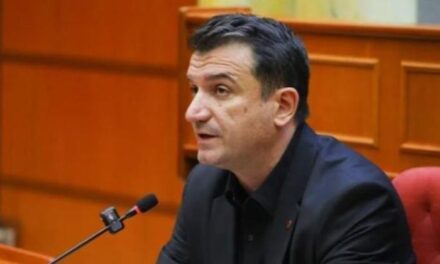 Kërkon të jetë i pranishëm në mbledhjen për shkarkimin e tij, Këshilli Bashkiak i kthen përgjigje Erion Veliajt