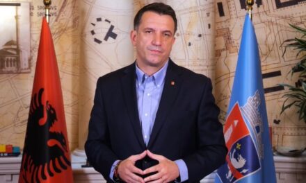 Këshilli Bashkiak vendosi që ta shkarkojë nga detyra, Erion Veliaj në kërkim të lirisë, lëvizja e radhës së kryebashkiakut