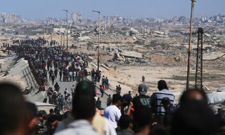 Me mijëra njerëz po kthehen në Gazën e shkatërruar