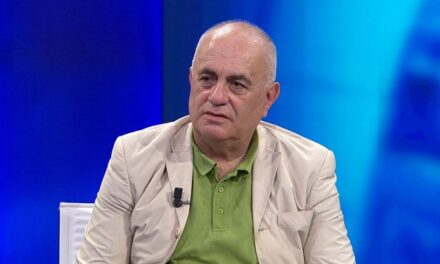 Artan Fuga: A e dinë në Presidencë se Gjykata Kushtetuese nuk varet nga presidenti që nga koha e të ndjerit Haxhi Lleshi?