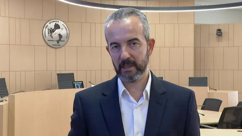 Të pavarur, por ende pa firma mbështetëse nga zgjedhësit! Celibashi: Asnjë kandidat opozitar s’ka tërhequr formularët