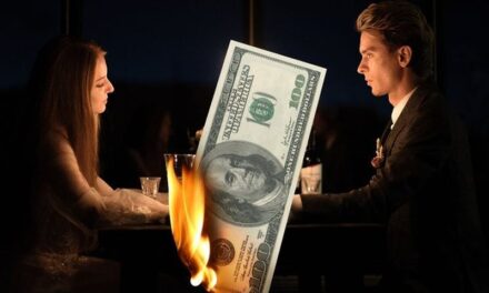 Studimi: 46% e djemëve po futen në borxhe për të dalë në takime me vajzat