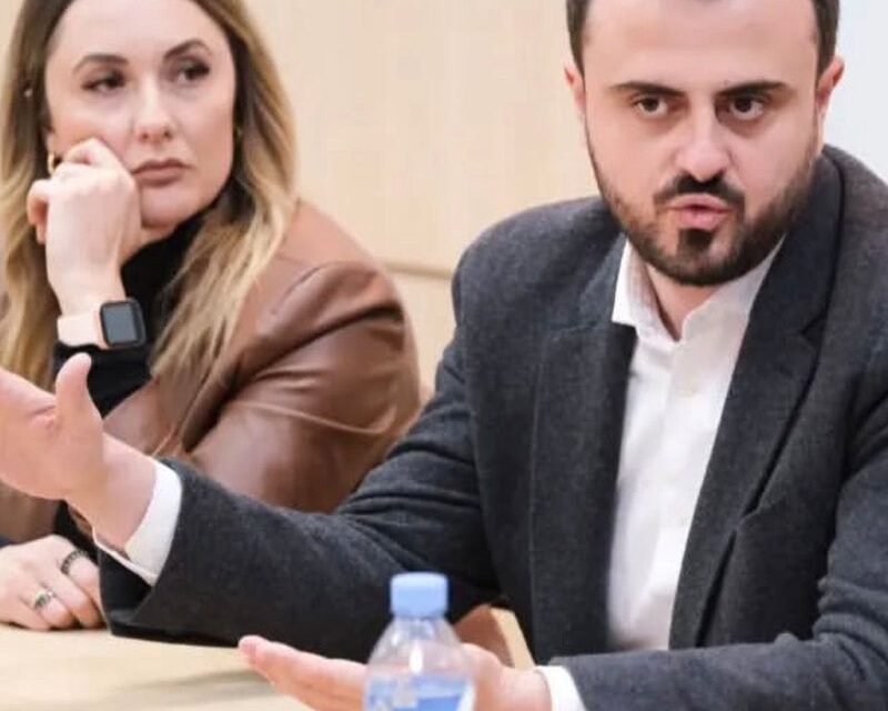 Myslim Murrizi – kreut të FRPD: O palaço, si mbani në krah ato që Rama i mban në prehër? Ndaj nuk ju voton njeri ju