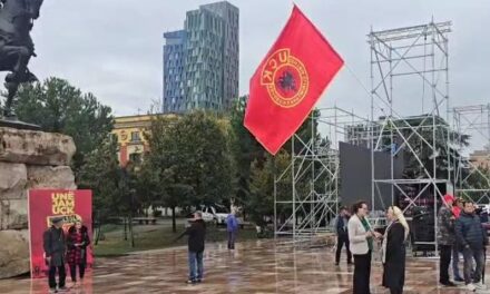 Protesta për UÇK-në në Tiranë, bllokohet për dy orë qarkullimi në ‘Bulevardin e Ri’