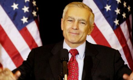 Wesley Clark konfirmohet si dëshmitar në mbrojtjen e Thaçit