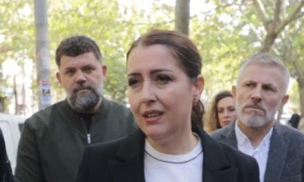 Manastirliu nis fushatën, takim me banorët e Tiranës: T’i kthejmë hapësirat e çliruara fëmijëve e të moshuarve